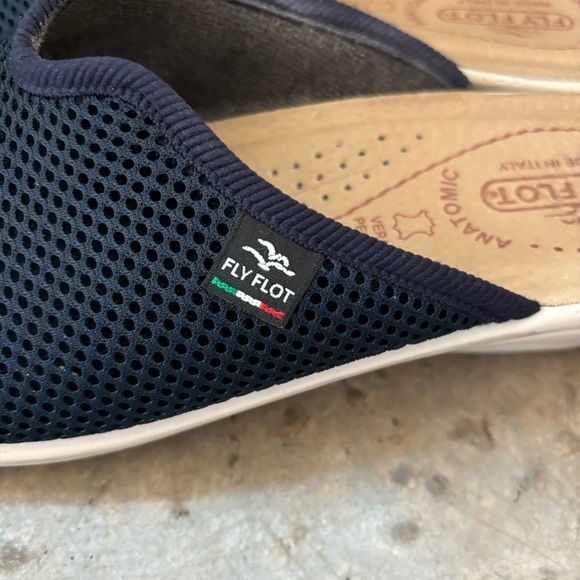 Fly Flot Slip On Sandals Size 8 - Picture 10 of 13